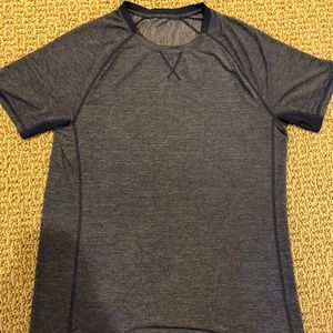 Men’s Lululemon Training Short Sleeve L